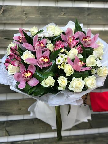 Букет цветов из: Розы и Хризантемы в Балково