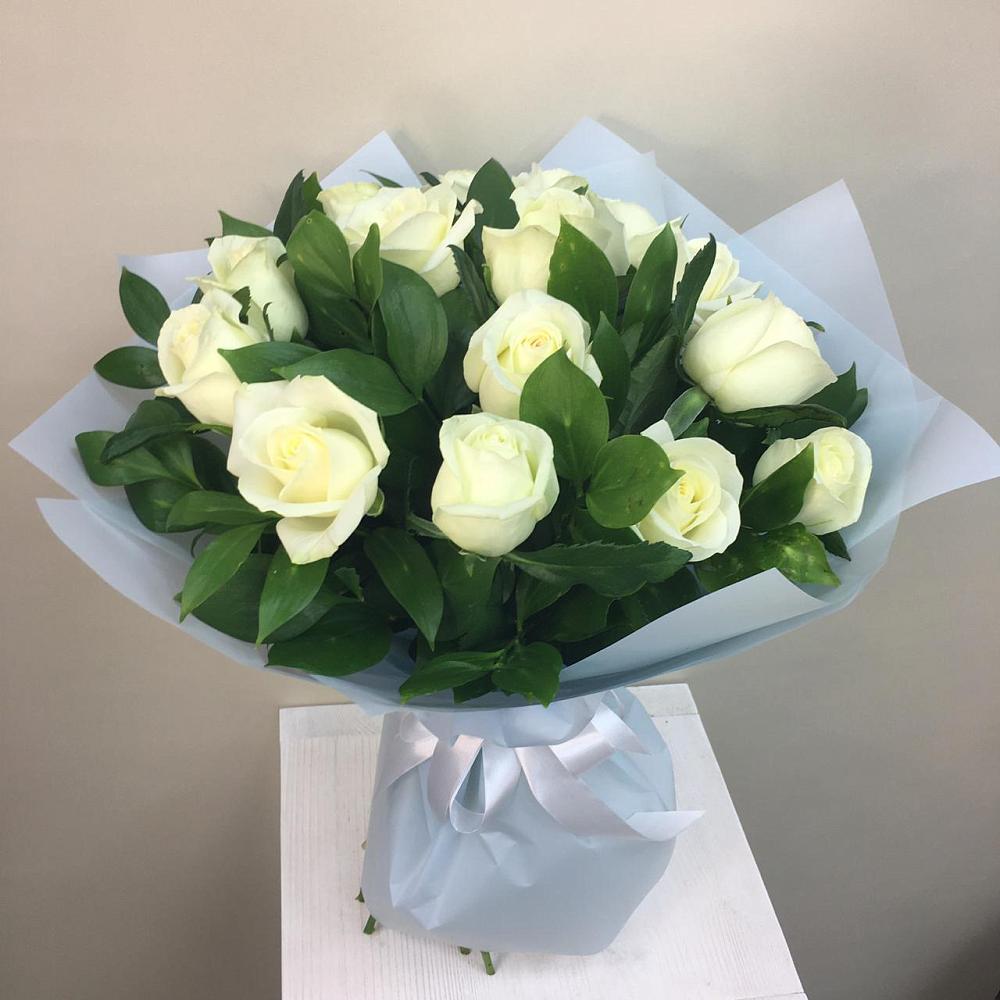 Букет 15 Белых роз Проуд в Балково