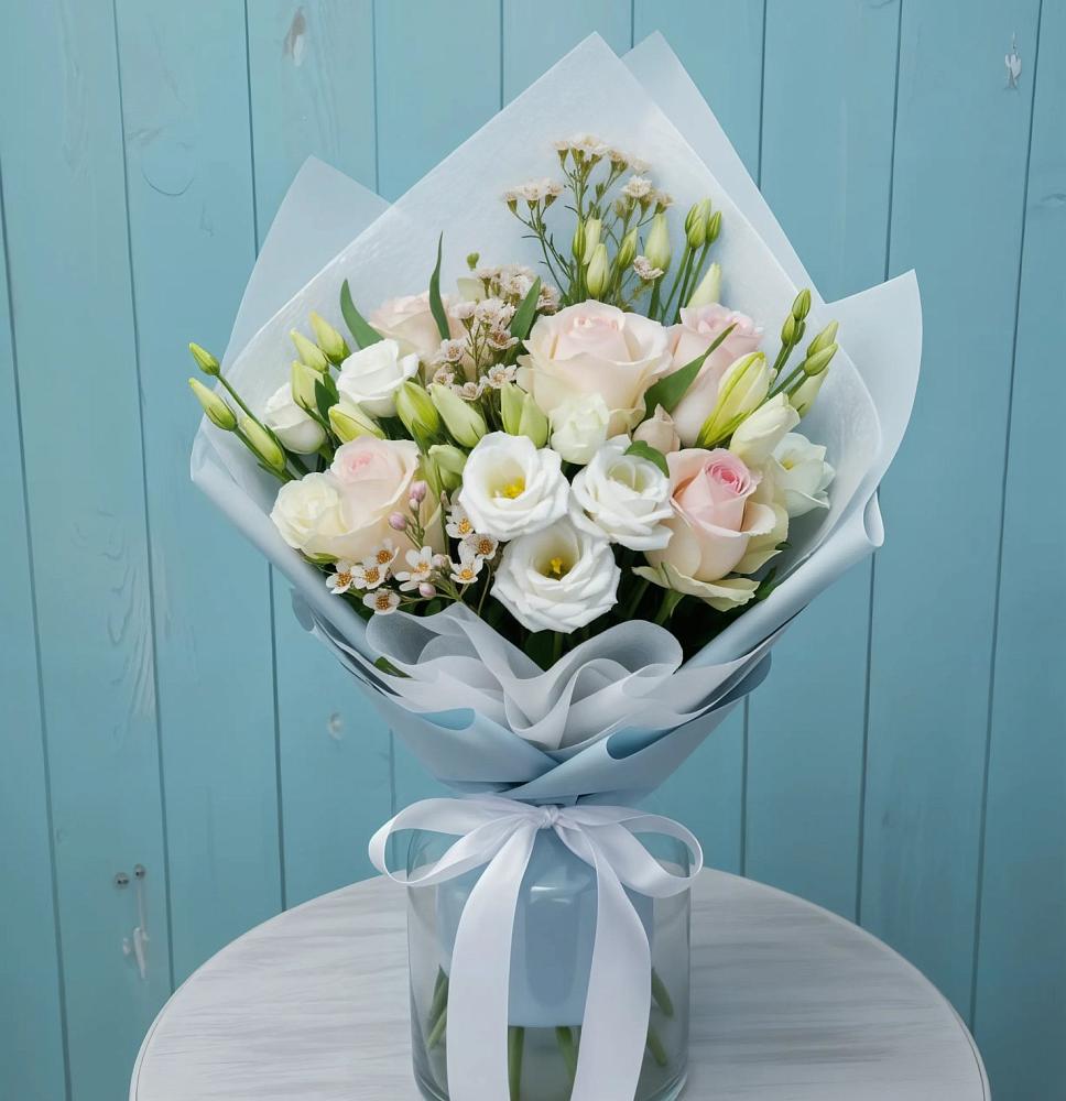 Букет цветов из: Розы и Лизиантусы в Балково