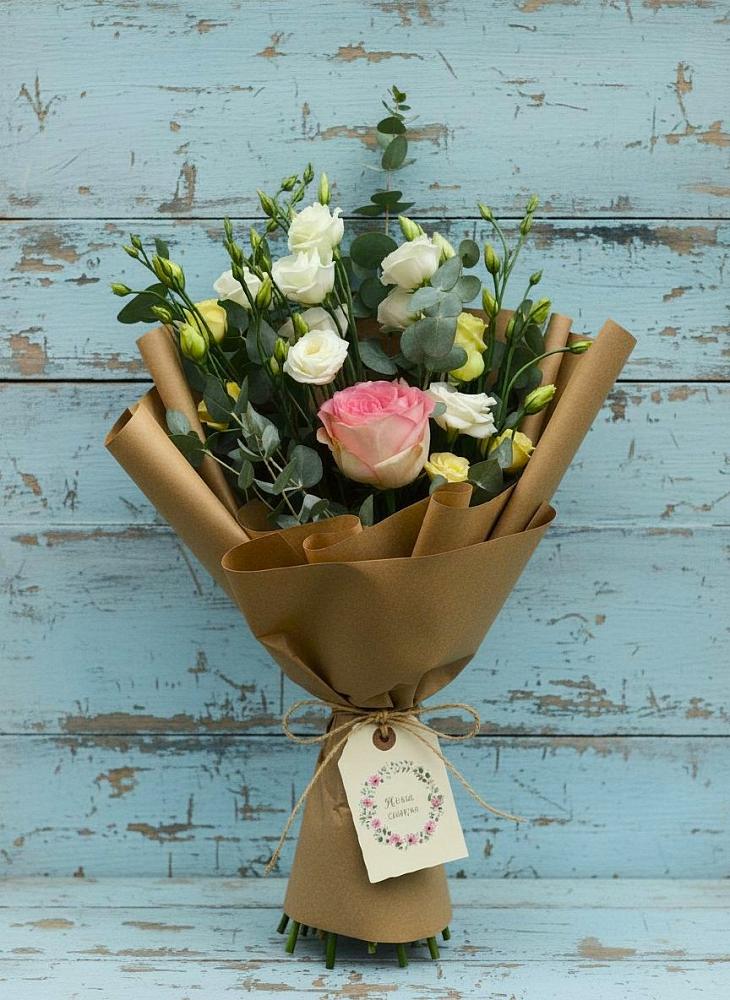 Букет цветов из: Розы и Лизиантусы в Балково