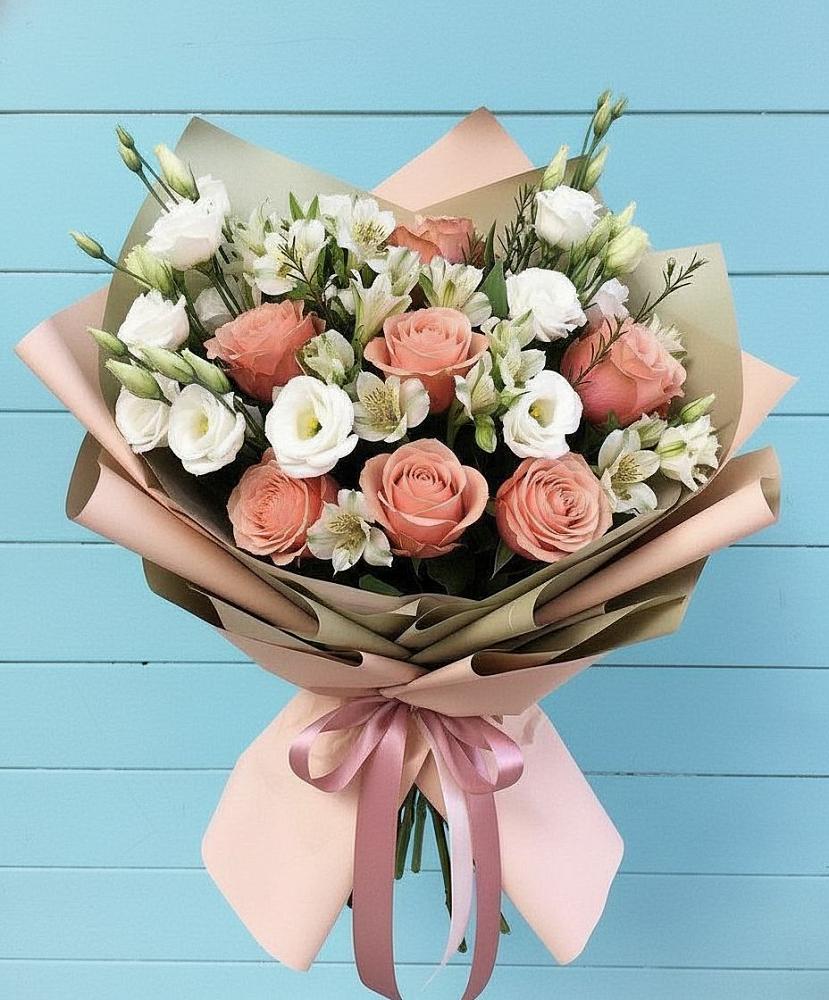 Букет цветов из: Розы, Альстромерии и Лизиантусы в Балково