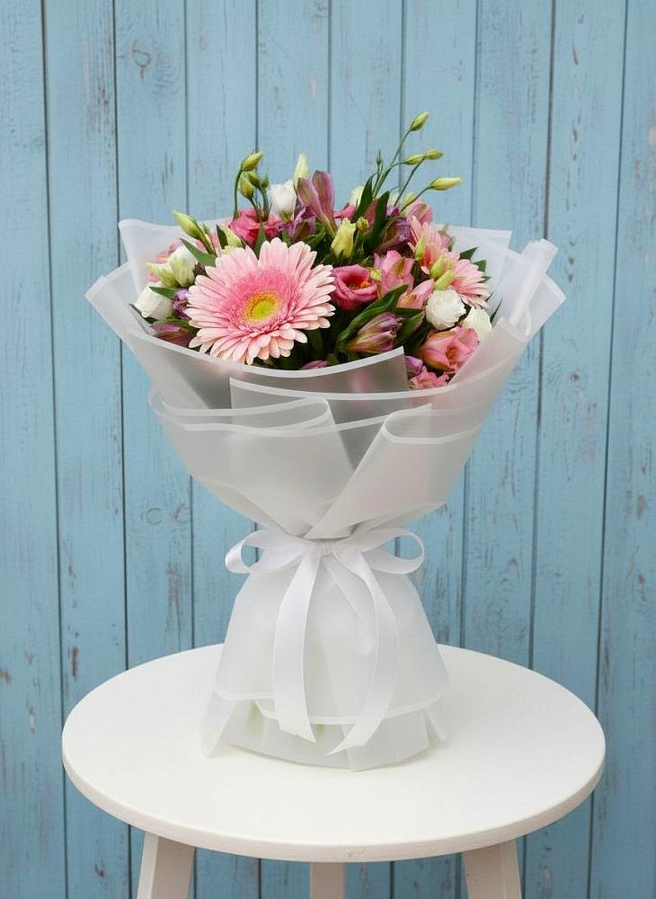 Букет цветов из: Герберы, Альстромерии и Лизиантусы в Балково