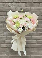 Букет цветов из:  Гвоздики, Розы, Лизиантусы и Хризантемы в Балково