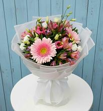 Букет цветов из:  Герберы, Альстромерии и Лизиантусы в Балково