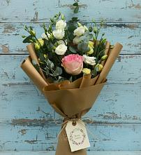 Букет цветов из:  Розы и Лизиантусы в Балково