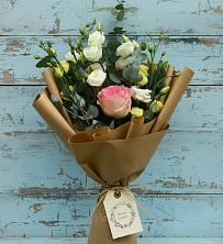 Букет цветов из:  Розы и Лизиантусы в Балково