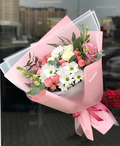 Букет цветов из: Розы, Лизиантусы и Хризантемы в Балково